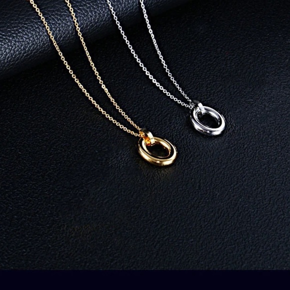 Simple Interlocking Necklace, 18KTGold/Platinum Plated - Picture 5 of 7